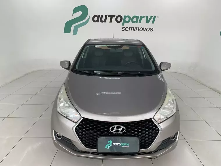 Hyundai HB20 Prata 4