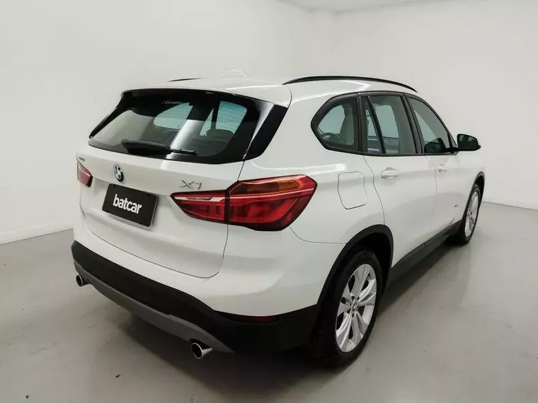 BMW X1 Branco 15