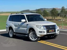 Mitsubishi Pajero Full