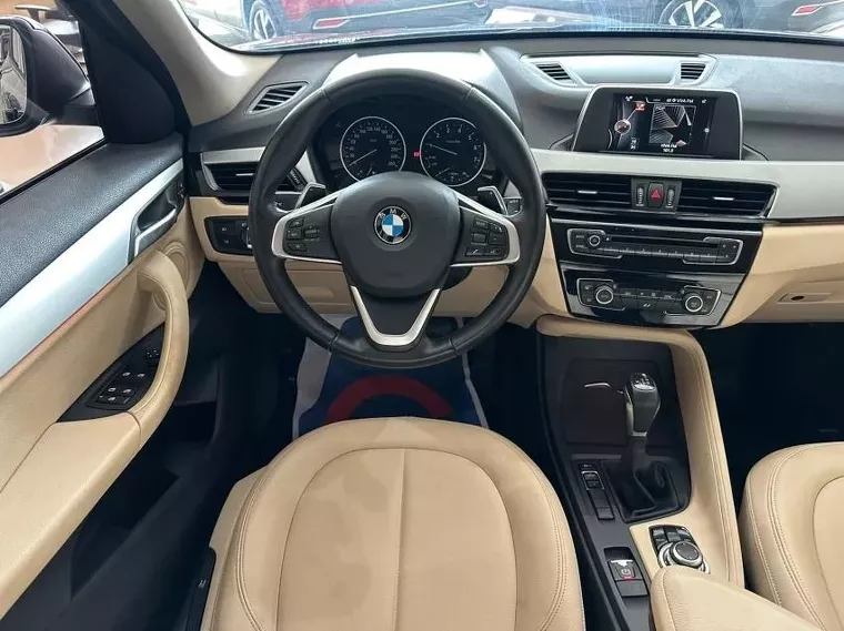 BMW X1 Preto 5