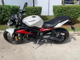Street Triple