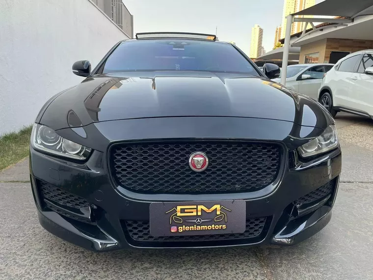 Jaguar XE Preto 1