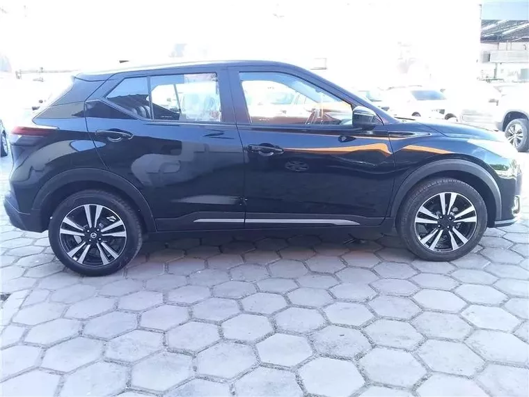 Nissan Kicks Preto 9