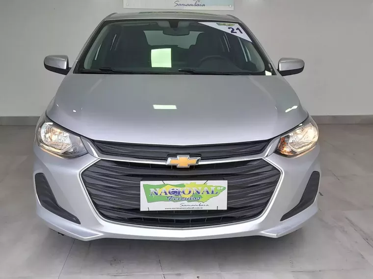 Chevrolet Onix Prata 12