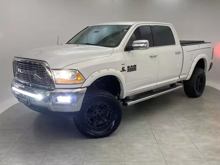 Dodge RAM Branco 4