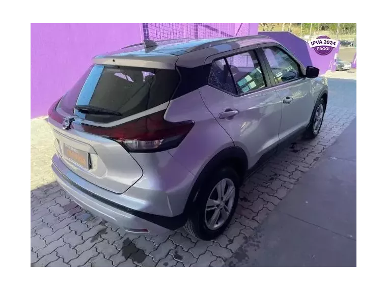 Nissan Kicks Prata 5