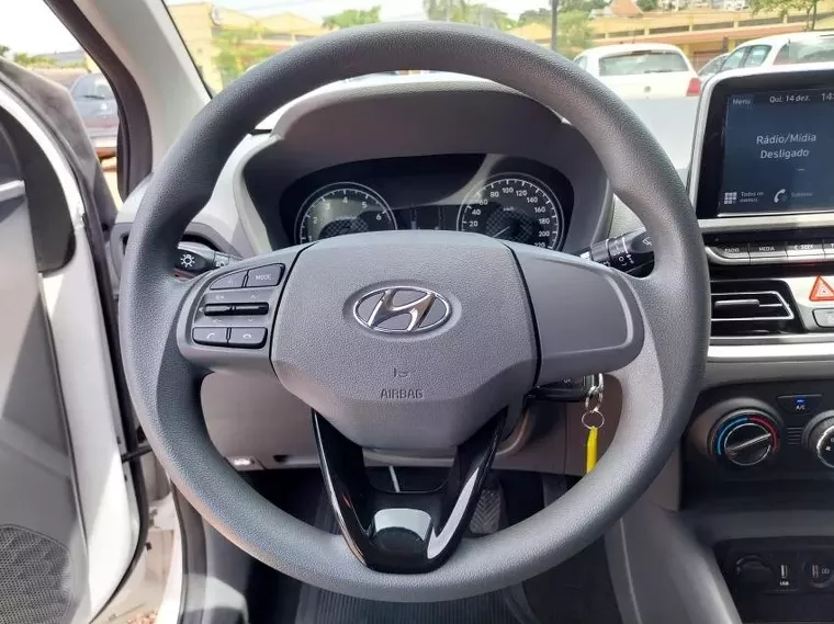 Hyundai HB20S Preto 18