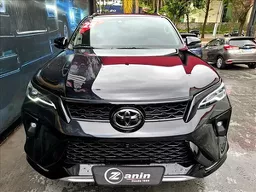 Toyota Hilux SW4