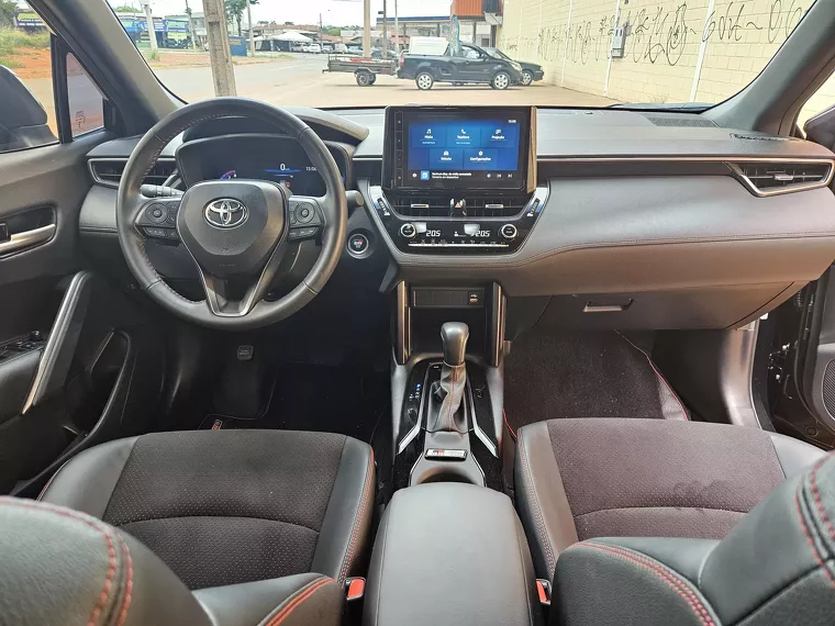 Toyota Corolla Cross Preto 13