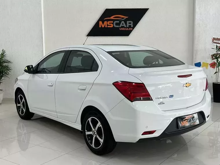 Chevrolet Prisma Branco 4