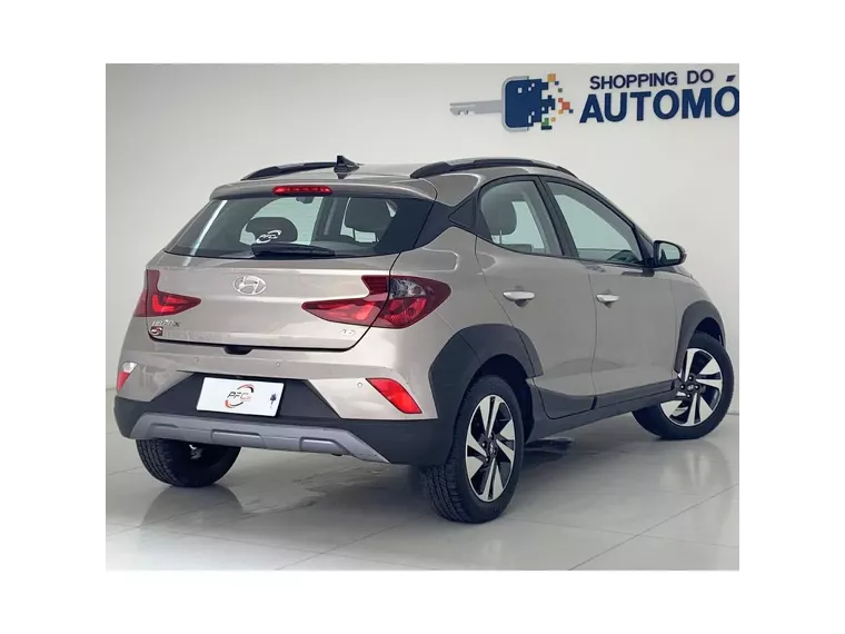 Hyundai HB20X Prata 15