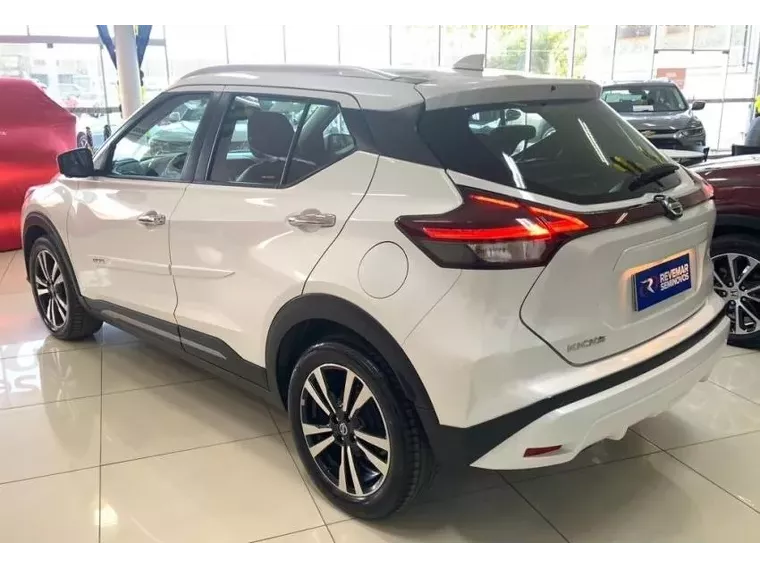 Nissan Kicks Branco 16