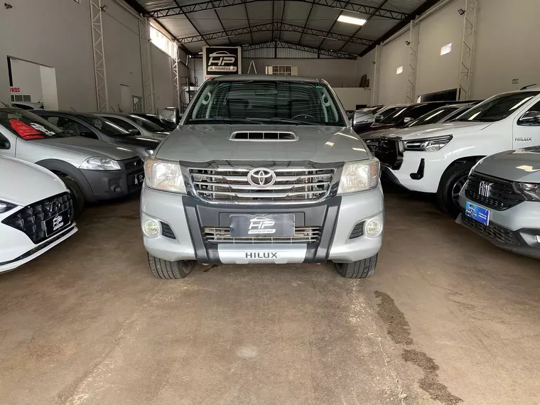 Toyota Hilux Prata 5