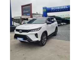 Toyota Hilux SW4