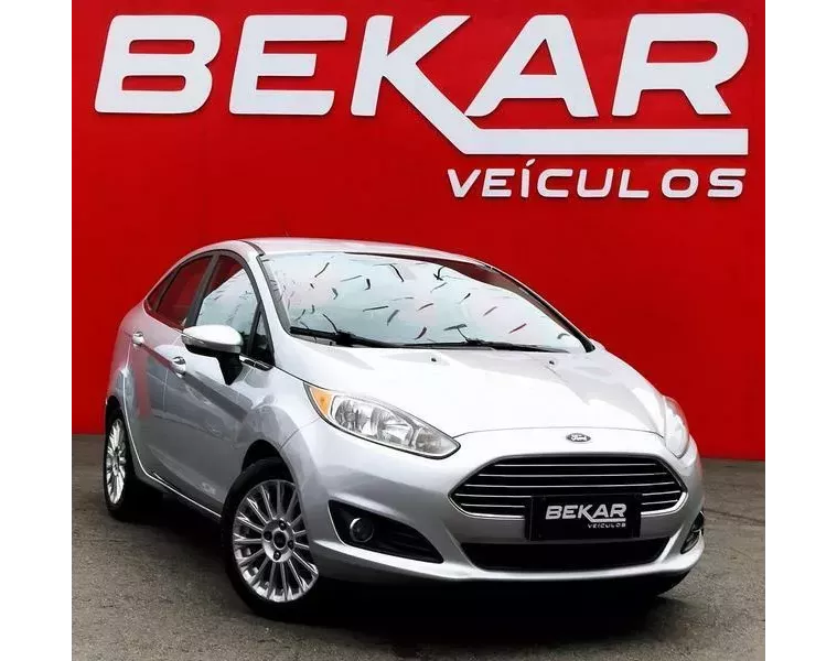 Ford Fiesta Prata 11