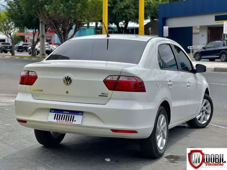 Volkswagen Voyage Branco 11