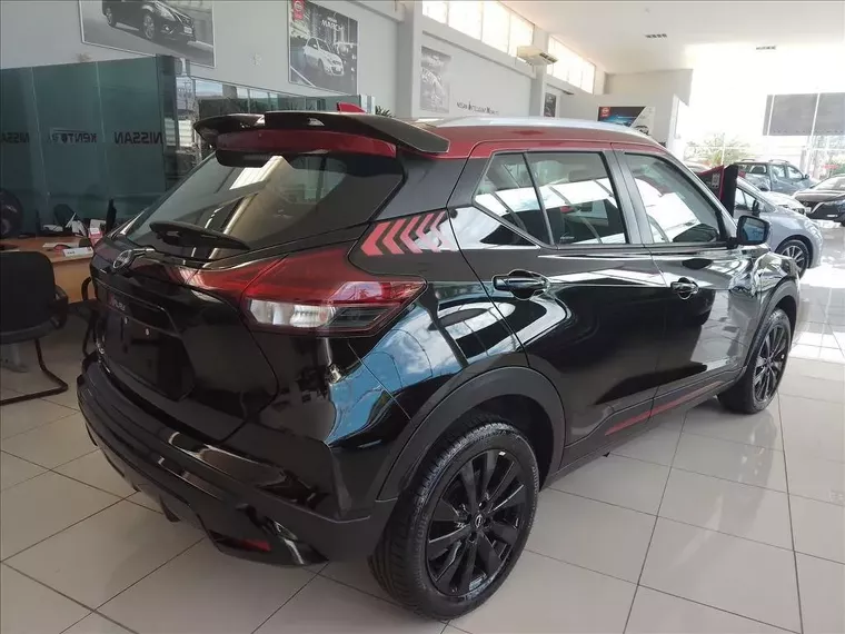 Nissan Kicks Preto 7