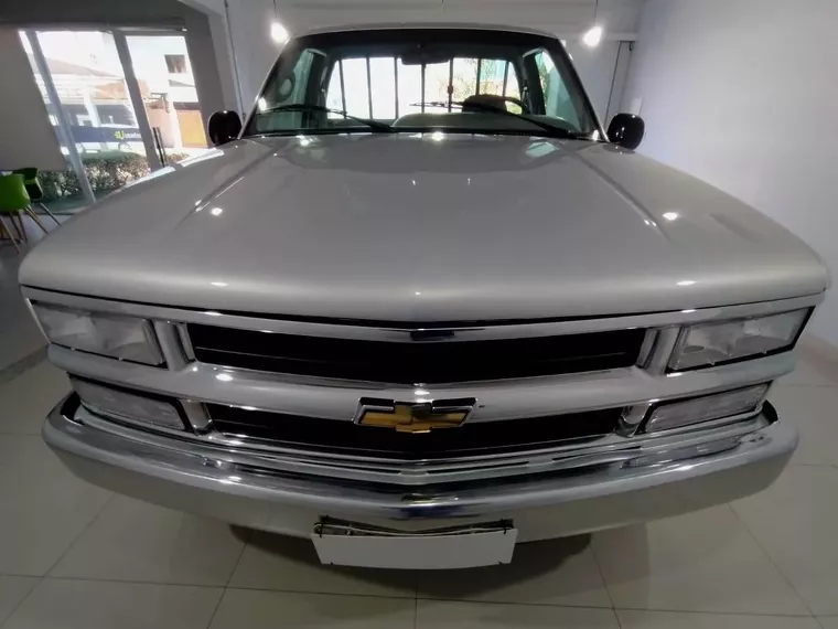 Chevrolet Silverado Prata 3