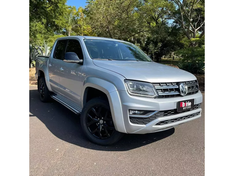 Volkswagen Amarok Prata 1