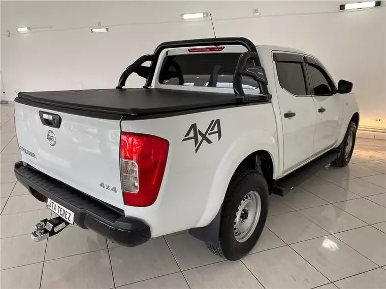 Nissan Frontier Branco 10