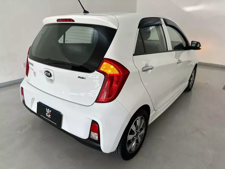 KIA Picanto Branco 11