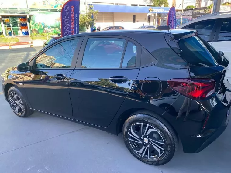 Chevrolet Onix Preto 10