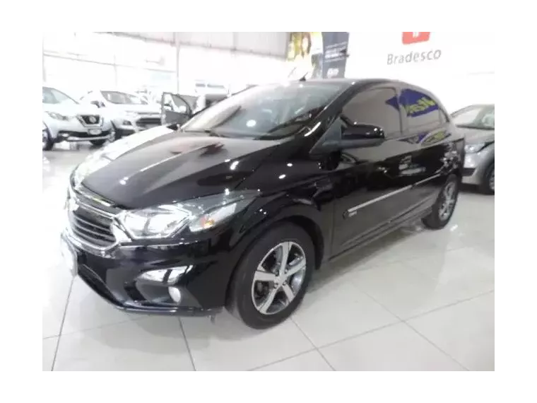 Chevrolet Onix Preto 5