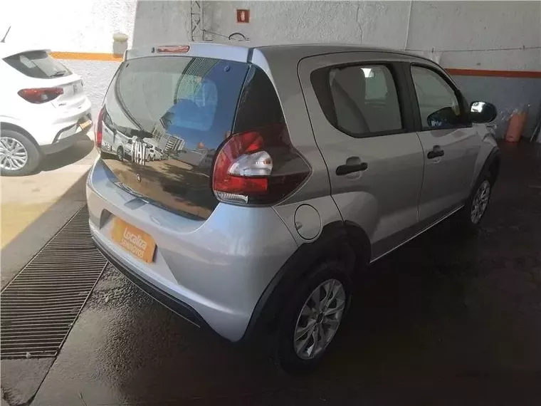 Fiat Mobi Prata 10