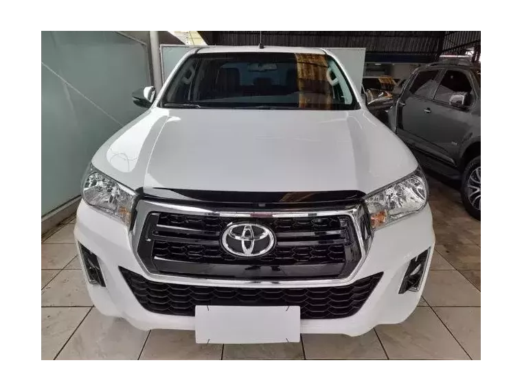 Toyota Hilux Branco 4