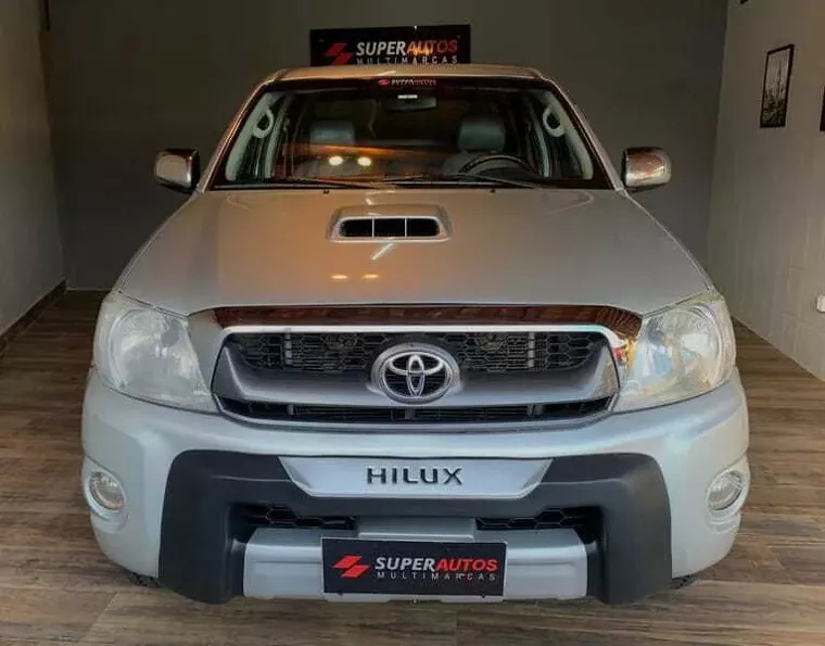 Toyota Hilux Prata 5