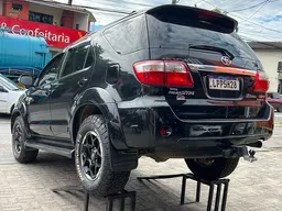 Toyota Hilux SW4