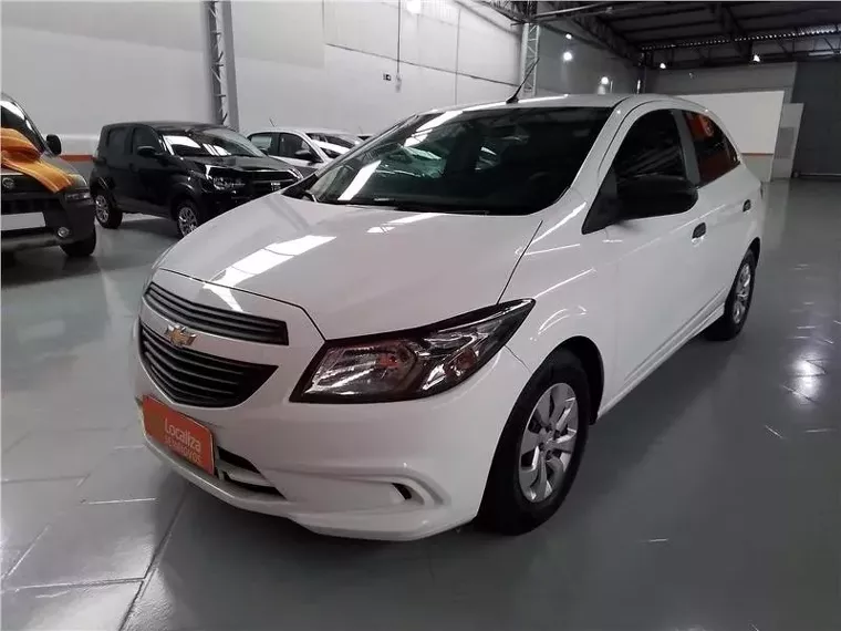 Chevrolet Onix Branco 1