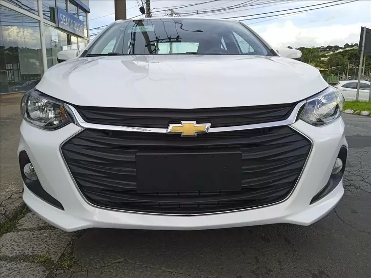 Chevrolet Onix Branco 14