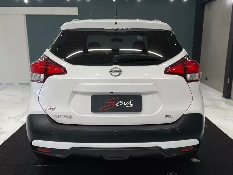 Nissan Kicks Branco 6