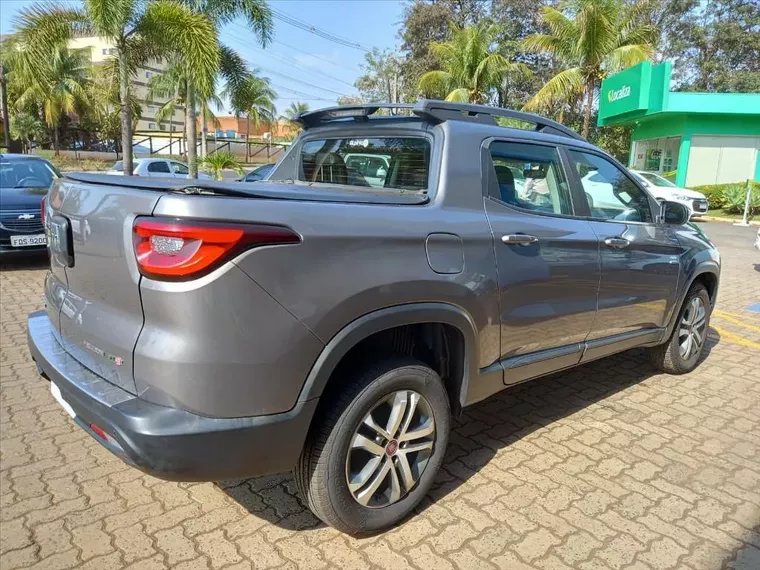 Fiat Toro Cinza 9