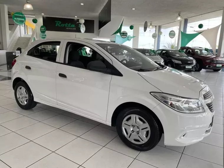 Chevrolet Onix Branco 1