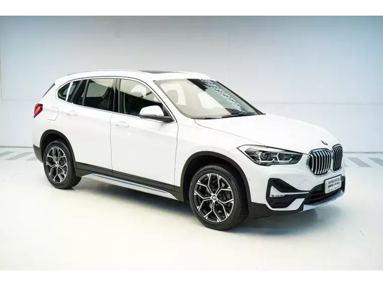 BMW X1 Branco 13