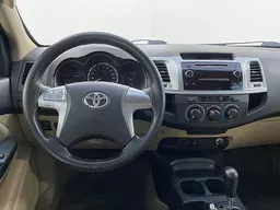 Toyota Hilux SW4