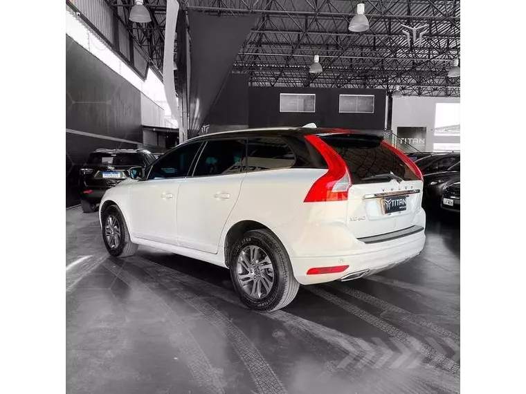 Volvo XC60 Branco 4