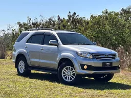 Toyota Hilux SW4