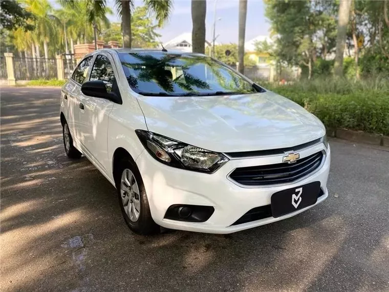 Chevrolet Onix Branco 7