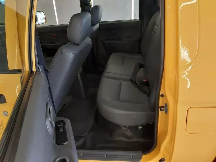 Mitsubishi L200 Outdoor Amarelo 5