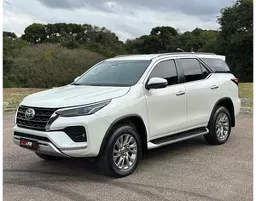 Toyota Hilux SW4
