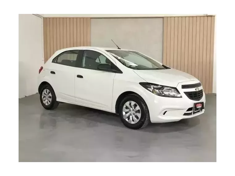 Chevrolet Onix Branco 4