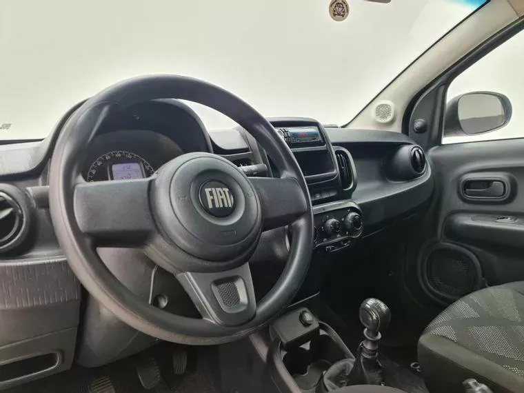 Fiat Mobi Prata 4