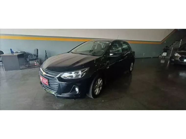 Chevrolet Onix Preto 1