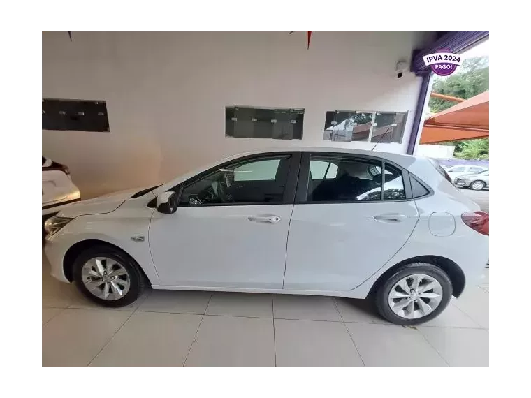 Chevrolet Onix Branco 1