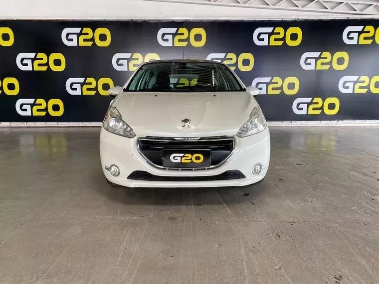 Peugeot 208 Branco 4