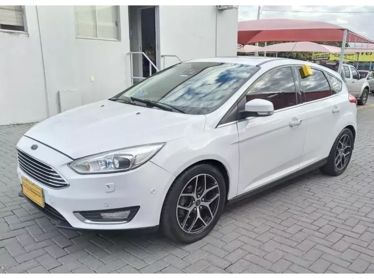 Ford Focus Branco 1