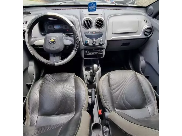 Chevrolet Agile Cinza 13